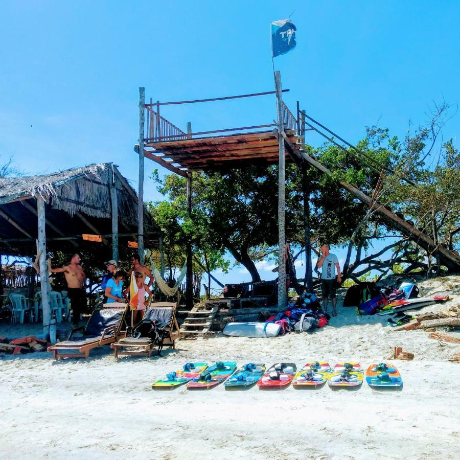 Castelo Vendom Ecolodge Parajuru Bagian luar foto