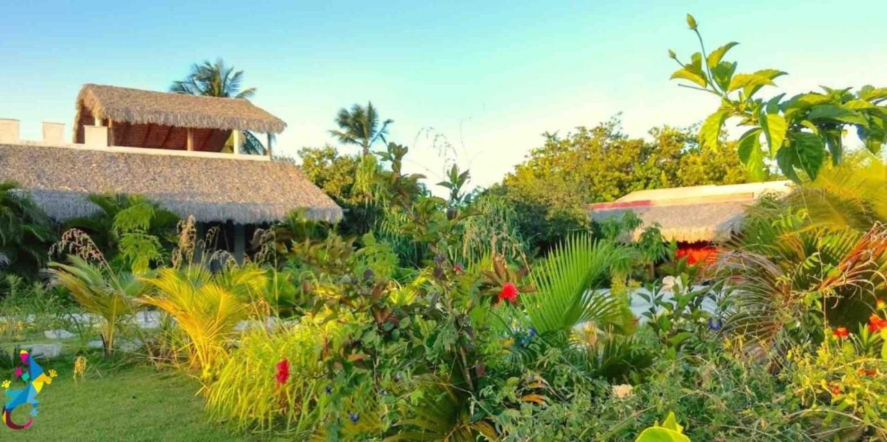 Castelo Vendom Ecolodge Parajuru Bagian luar foto